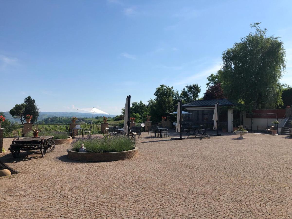 مبيت وإفطار كوستيليولي دستي Cascina San Michele المظهر الخارجي الصورة