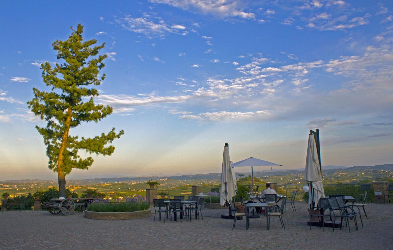 مبيت وإفطار كوستيليولي دستي Cascina San Michele المظهر الخارجي الصورة